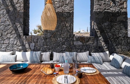 Akrotiri Villa | Magnificent Santorini Villa | Villa Phanes | 8BDR | Breathtaking Sea Views |.