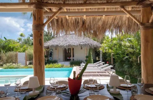 Las Terrenas Villa | Magnificent villa on Coson beach with separate bungalow