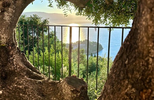 Petaleia House | Magnificent villa in a spectacular setting