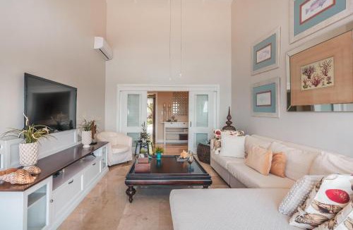 Puerto Bahia Villa | Magnificent villa with ocean view in Puerto Bahia
