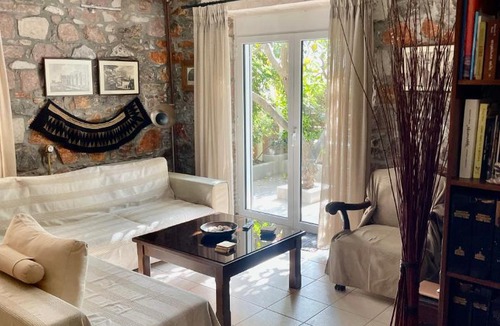 Mytilene House | Magnolia Residence
