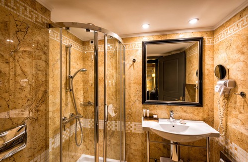 Patras Hotel | Maison Grecque