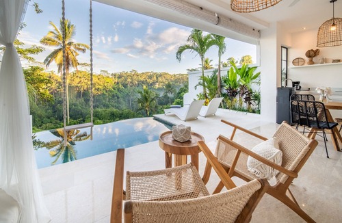 Pejeng Kawan Villa | Majestic Sacred Jungle · 2 Infinity Pools · Ubud 1BR