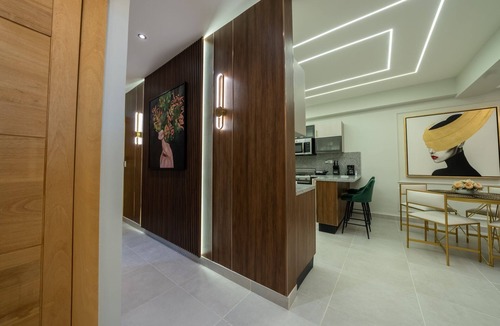 La Julia Apartment | Majestic & Spacious1b Downton Gym Pool