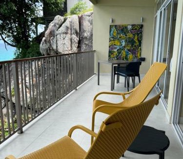 Glacis Apartment | Maka Bay Self Catering