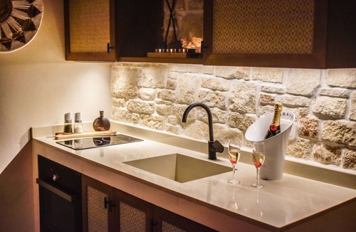 Koukounaries Hotel | Mandraki Village Boutique Hotel