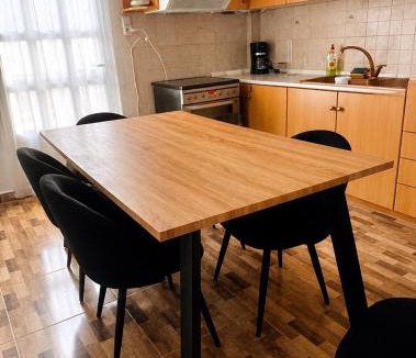 Omales House | Mani Spot Manani