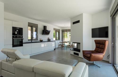 Lefktron Villa | Manitennisvillas