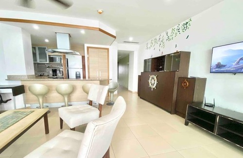 Gascue Apartment | @Marbella Chic 2BR Apt. 5th floor Beach-Front