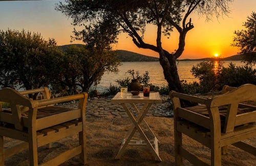 Pythagorion House | Mare E Cielo - Seafront Stay & Private Beach Samos