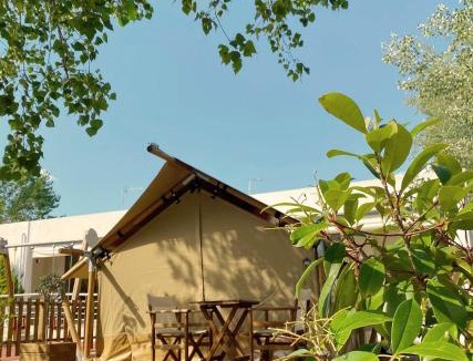 Paralia Ofryniou Apartment | Mareleon Camping