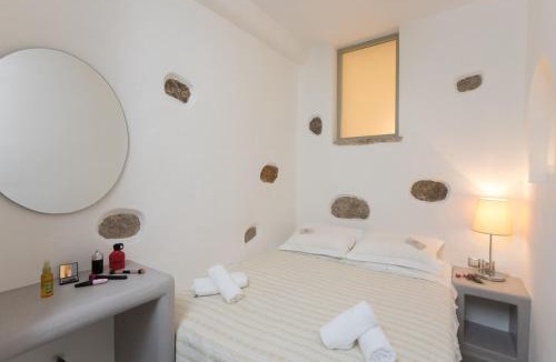 Koronos House | Marina's traditional stone house