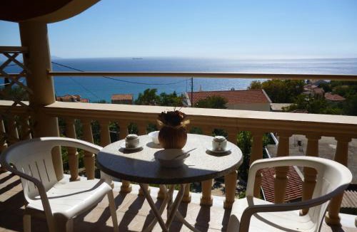 Mousata Apartment | Marinos Studios at Lourdata village