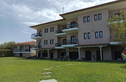 Afytos Apartment | Marios Garden House