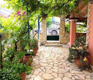 Karavomylos House | Marlene