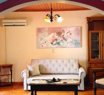 Karavomylos House | Marlene