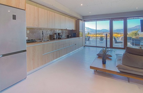 Kamilari Villa | Marnos Grand Villa