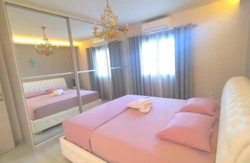 Alepou Apartment | Maro the fox