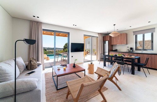 Archangelos Villa | Massari Hills- Villa Nobu 4
