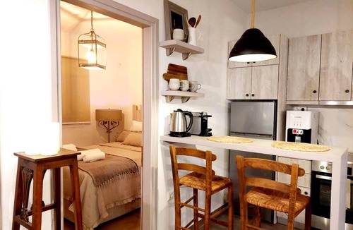 Skiathos Town Apartment | Maya 1, modern 2 bedroomed groundfloor apartment