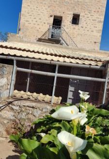 Omales House | Medieval Castle Mani