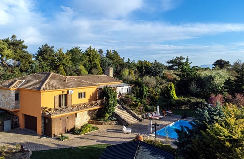 Marathon Villa | Mediterranean villa with private pool, just 40klm from Athens