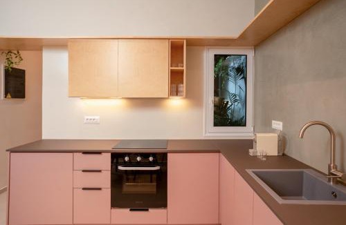 Piraeus Apartment | MelAngelo Villas M - Modern Studio near Port of Piraeus