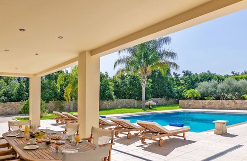 Souda Villa | Melitini villa ,near the beach and Chania town