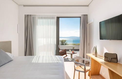 Diasella Hotel | Messinian Icon