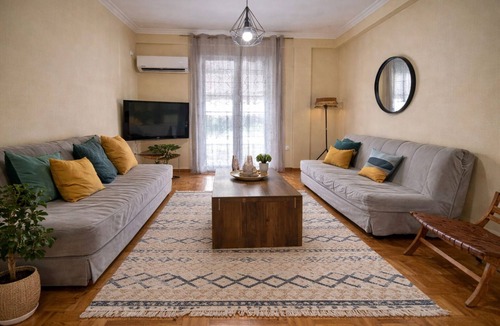 Koukaki Apartment | Mignon & Teak