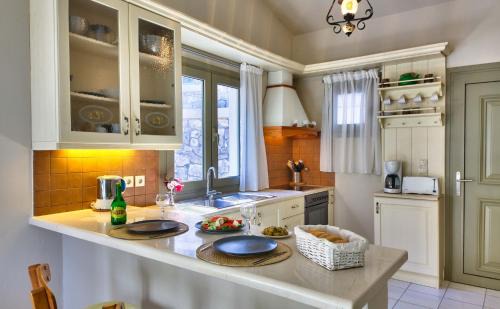 Magazia Apartment | Mill Suites - Loggos