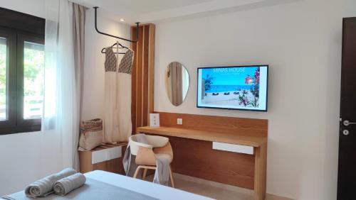 Nikita Apartment | Mina's House Beachfront Apartments