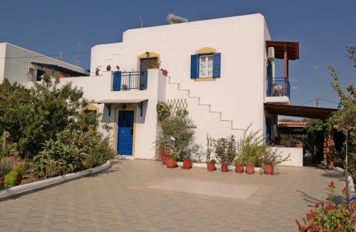 Agios Prokopios House | Mina's Studios in Naxos Island