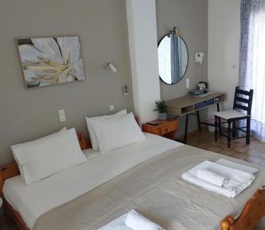 Votsi House | Mirsini Rooms