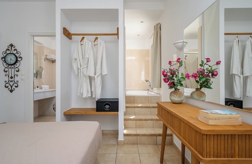 Agios Prokopios Hotel | Mitos Suites