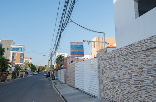 Corales del Sur Apartment | Modern 1-Bedroom Apartment with Private Balcony Fast Wi-Fi Santo Domingo Este