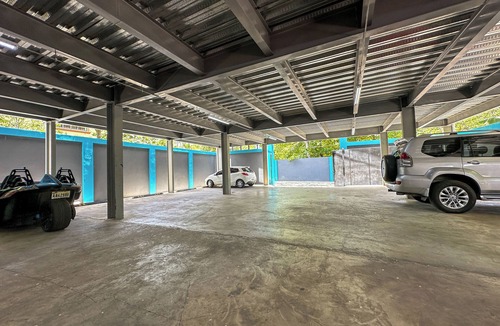 El Batey Apartment | Modern 2BR at Rizz Suites Pool Access Walk to Beach 2 King Beds Sosua