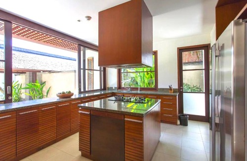 Petitenget Villa | Modern 3 BR Private Pool Villa #Z2