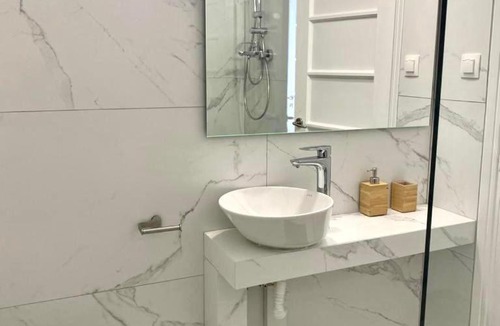 Dafni Apartment | Modern 3BR Maisonette with garden 10 min from Acropolis