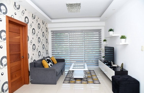 Ciudad Universitaria Apartment | Modern Apartment in the Heart of Santo Domingo w/private parking