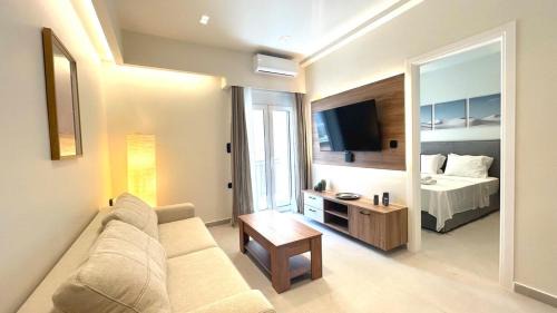 Pasalimani Apartment | Modern Bright 1BR next to Pasalimani & Marina Zeas