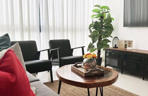 Santo Domingo Apartment | Modern City Condo El Millon