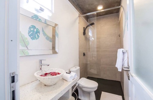 Pererenan Hotel | Modern, Deluxe Room with pool view #2