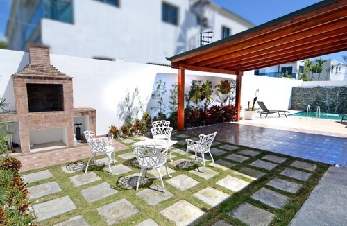 Santiago de los Caballeros Villa | Modern House Pool AC WiFi