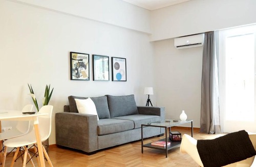 Anafiotika Apartment | Modern Downtown Flat near the Acropolis by UPSTREET
