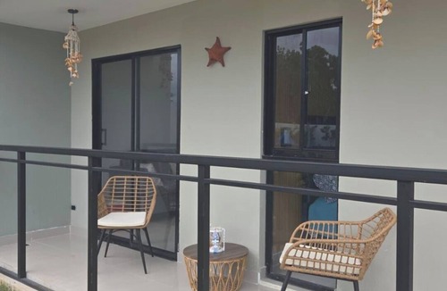 Villa Hermosa Apartment | Modern Family 3BR apt . Shared Pool . 15 minutes to the Beach
