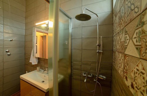 Irakleia Apartment | Modern house!