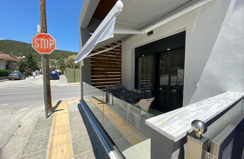 Nea Peramos Apartment | Modern Living Experience