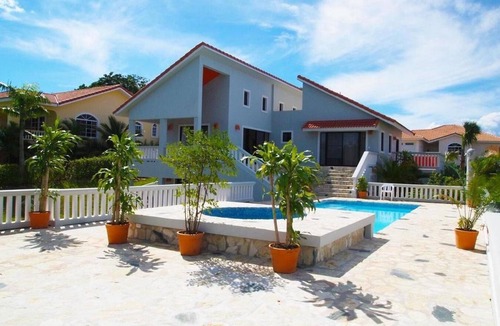 Urbanizacion Tavarez Villa | Modern luxury 4BR Sosua Villa, sea view, pool, jacuzzi, walk to beaches, town