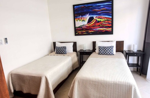 San Anton Apartment | Modern room+bath, balcony &Priv.Entrance Col. Zone